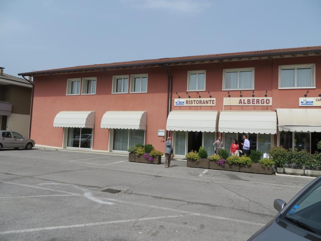 Hotel San Tomio Isola Vicentina Exterior photo
